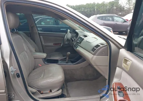 2002 Toyota Camry Le V6 z USA, uszkodzony, nr VIN 4T1BF32KX2U523900